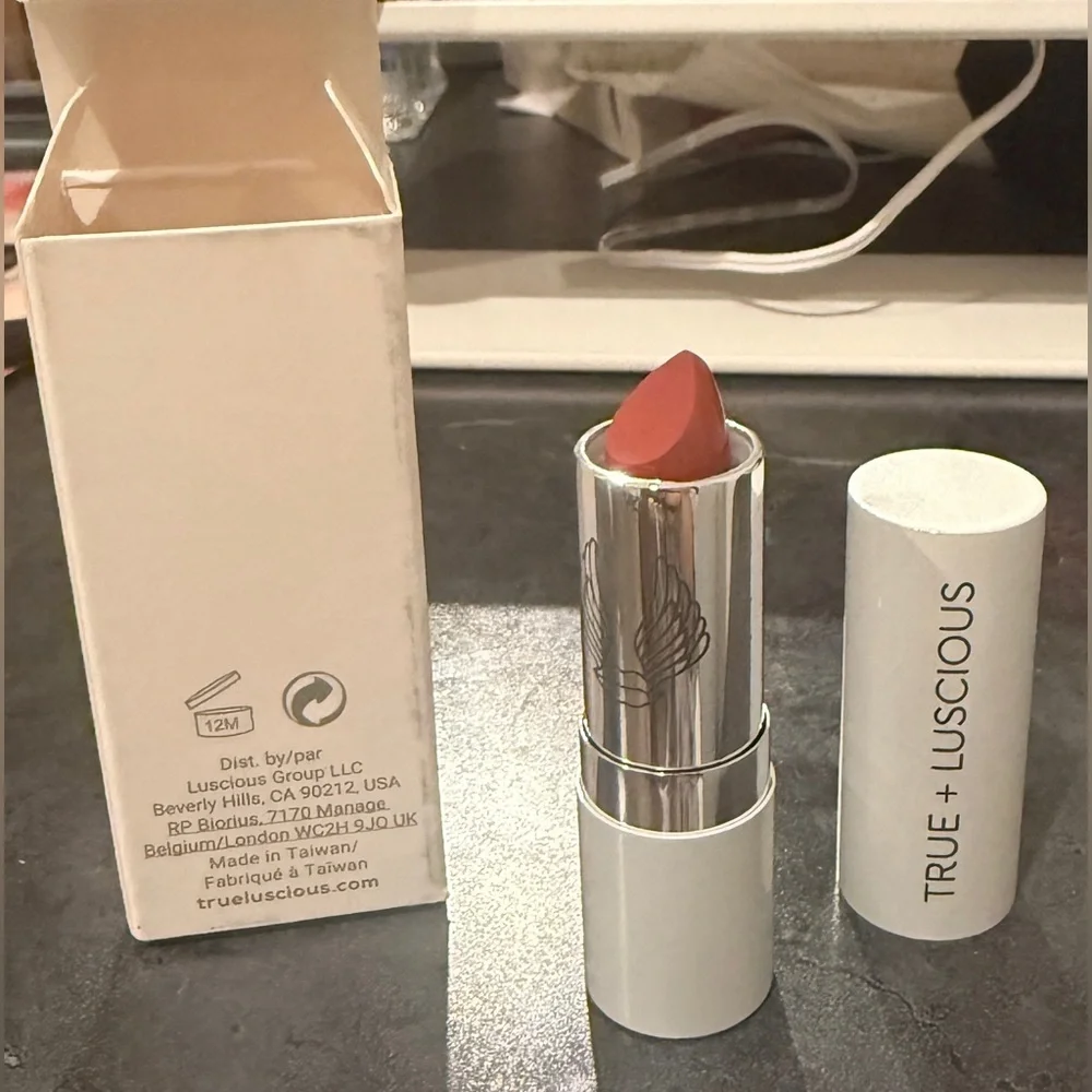True + Luscious Cream Lipstick
